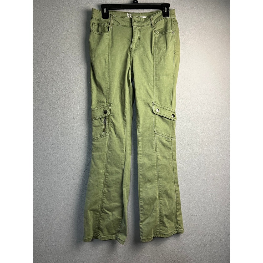 No Boundaries Womens Olive Green Low Rise Flare Cargo Pants Size 6 Gorpcore